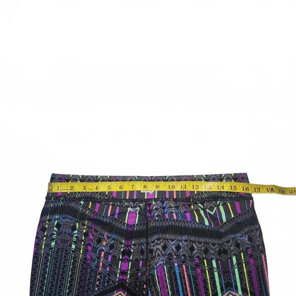 FILA Women's Size M Multicolor Geometric Print Capri Leggings Activewear - Picture 5 of 5